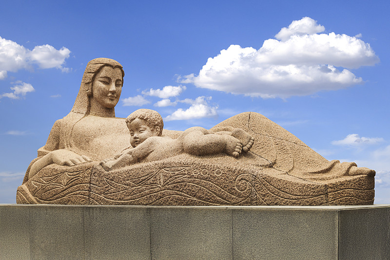 Yellow River Mother Sculpture