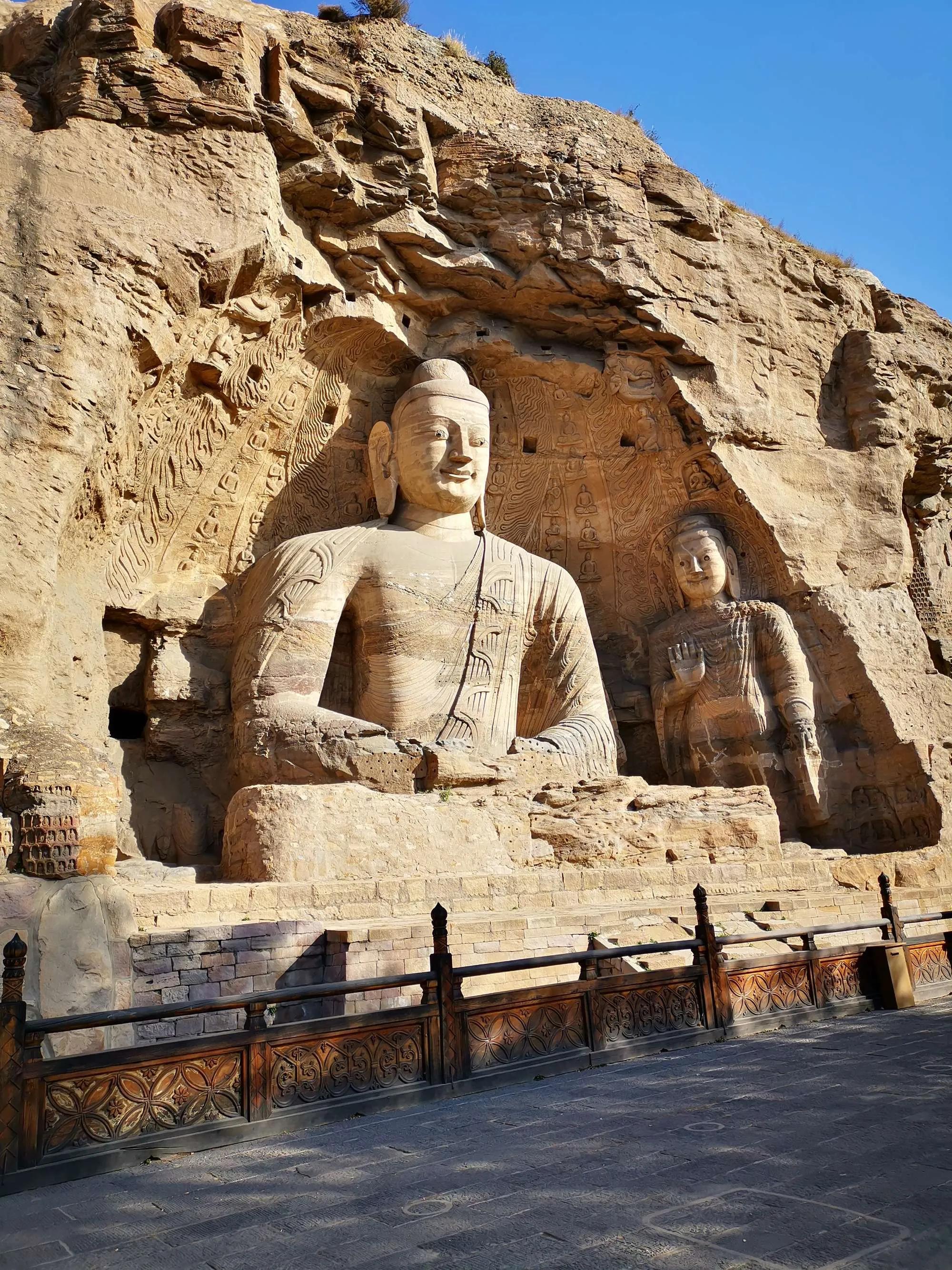 Admire Northern Wei carving