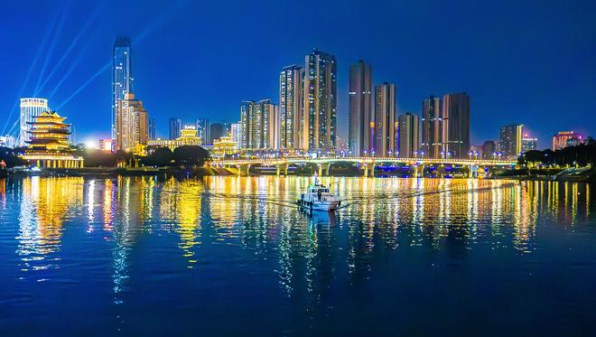 Nanning 4-day itinerary — Yong River night skyline