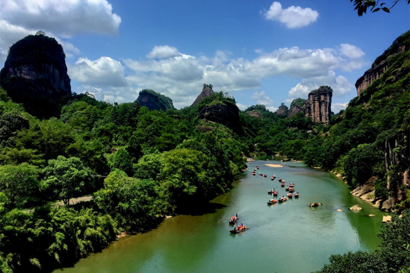 Bamboo rafts on the Nine-Bend Stream — a Wuyishan day trip