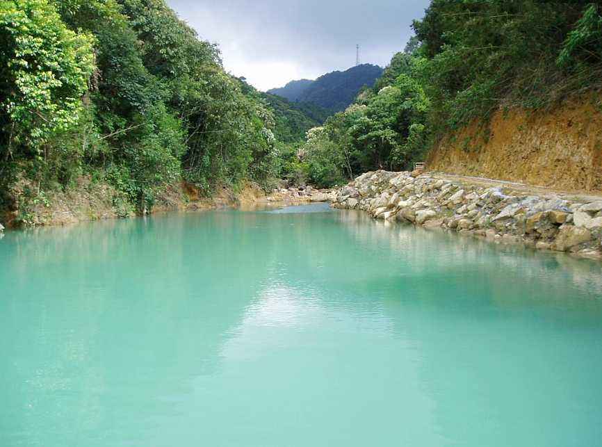A clear mountain stream on Nankunshan, source of Guanyin greens and stream fish
