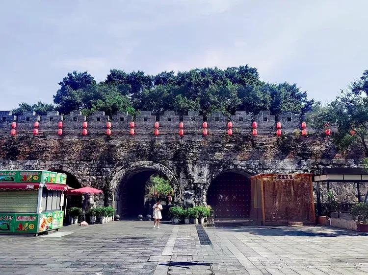 The gate of the Jingjiang Princes' City