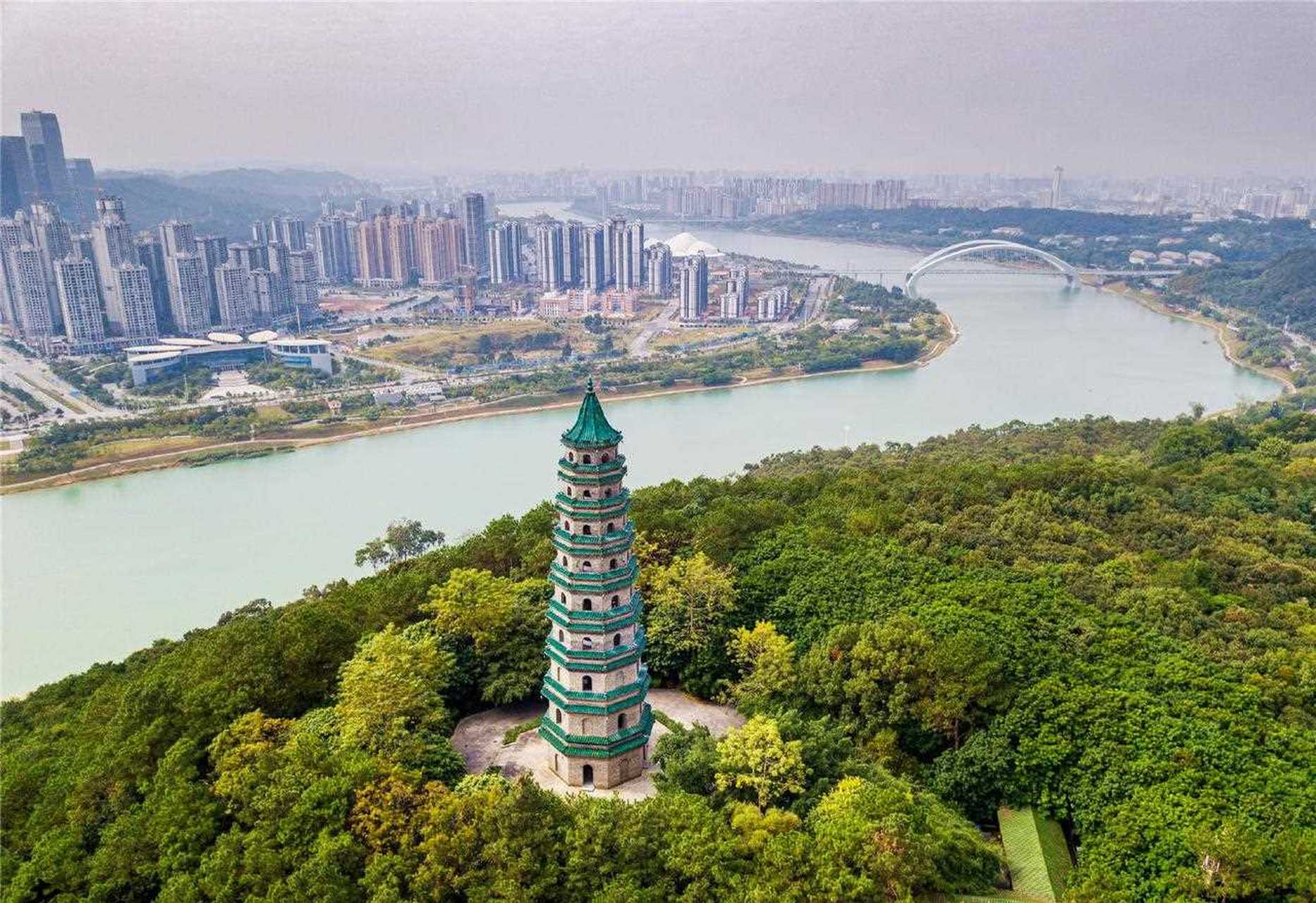 Stay in Nanning or Daxin