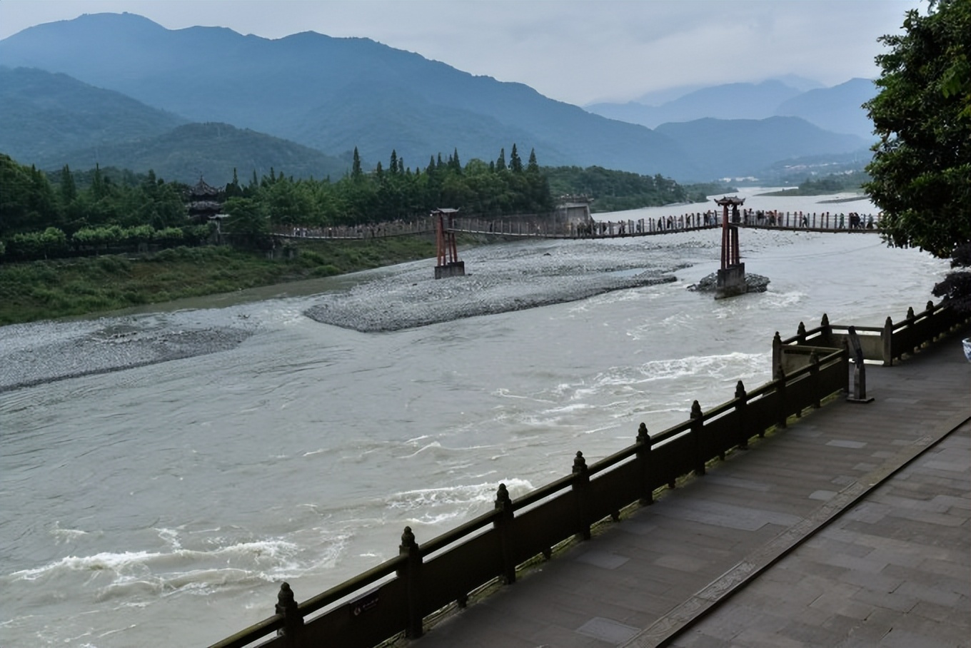 The Flying Sand Weir & Bottle-Neck Gorge