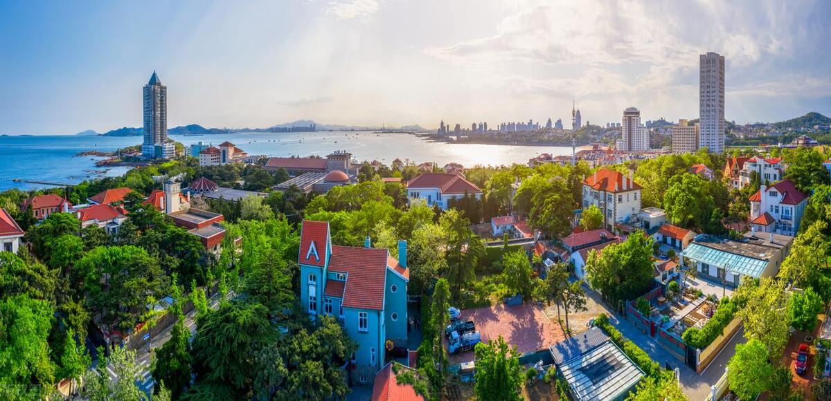 The red-tile old town