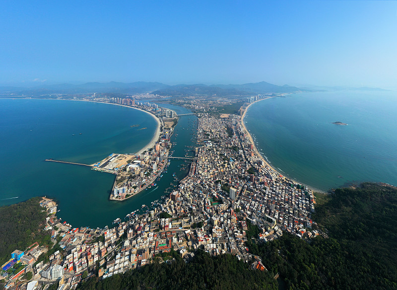 Beachfront stays at Shuangyue Bay