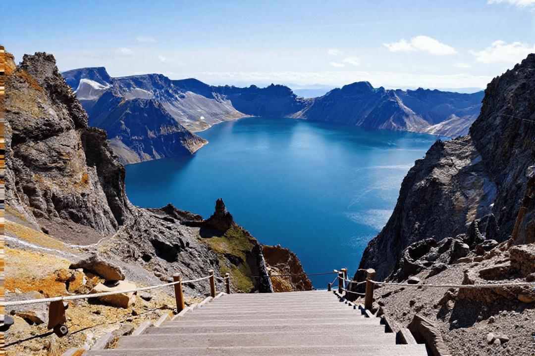 West Slope 1,442 steps leading to the Heavenly Lake panorama