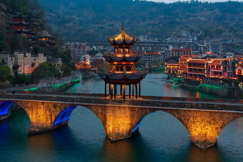 Zhusheng Bridge pavilion over the Wuyang River at dusk