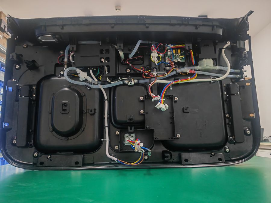 Instant water dispenser internal wiring and tubing