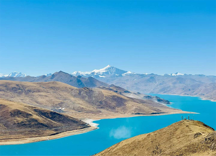 Yamdrok Lake