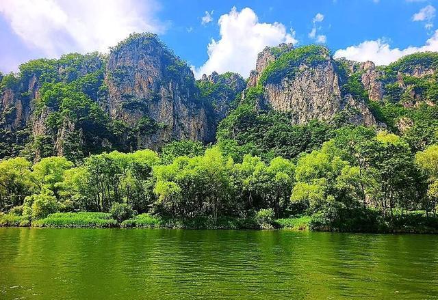 Bingyu Valley karst peaks and green water near Dalian