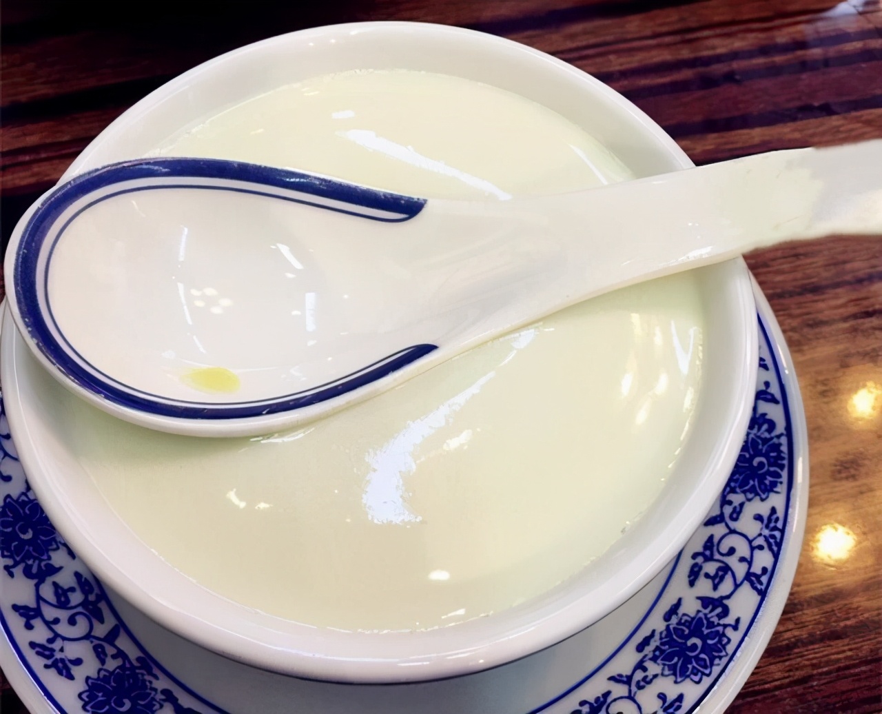 Cantonese dessert and roast meats in Xiguan
