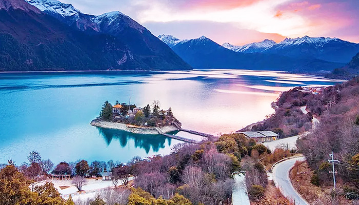 Basum Lake (Basum Cuo)
