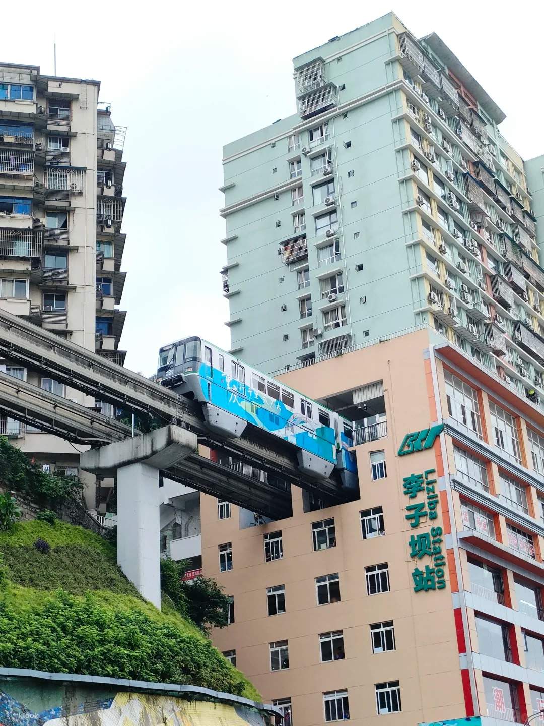The Liziba monorail