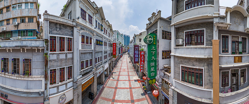Arcade (qilou) buildings lining Shangxiajiu pedestrian street in Xiguan