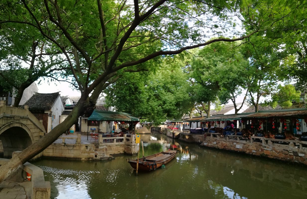 Canal boat rides
