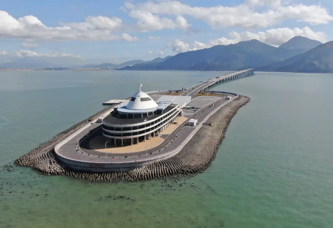 HZMB cruise and Hengqin oyster day trip