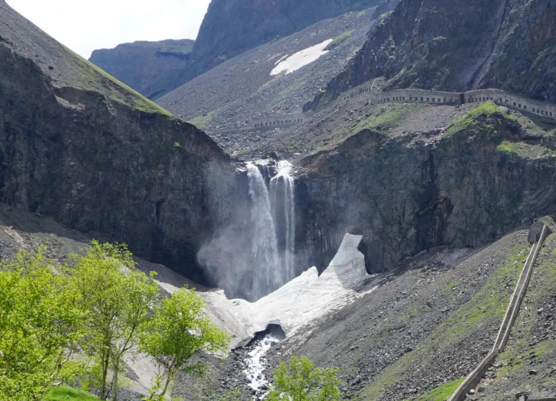 Changbai Waterfall