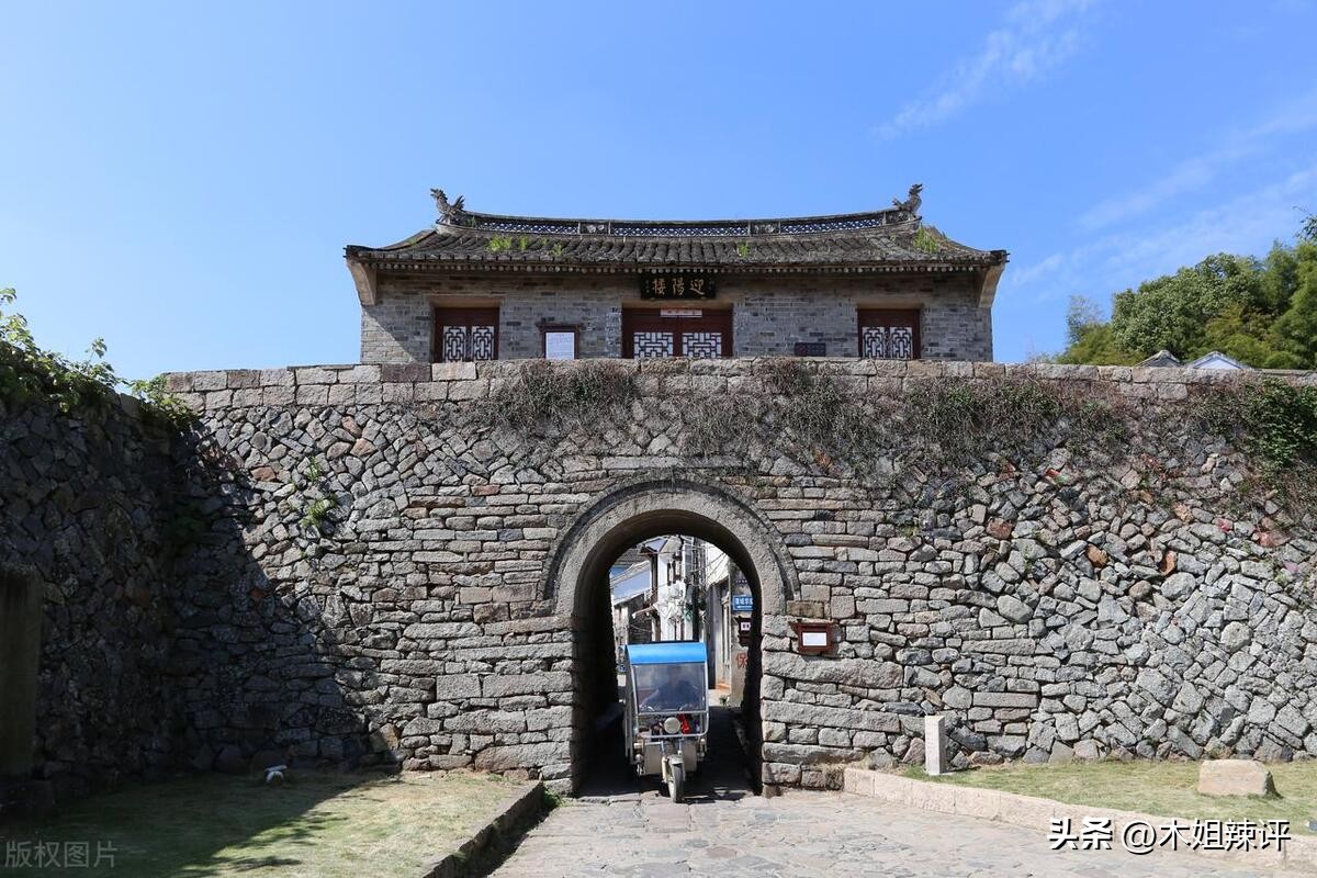 Dapeng Fortress gate
