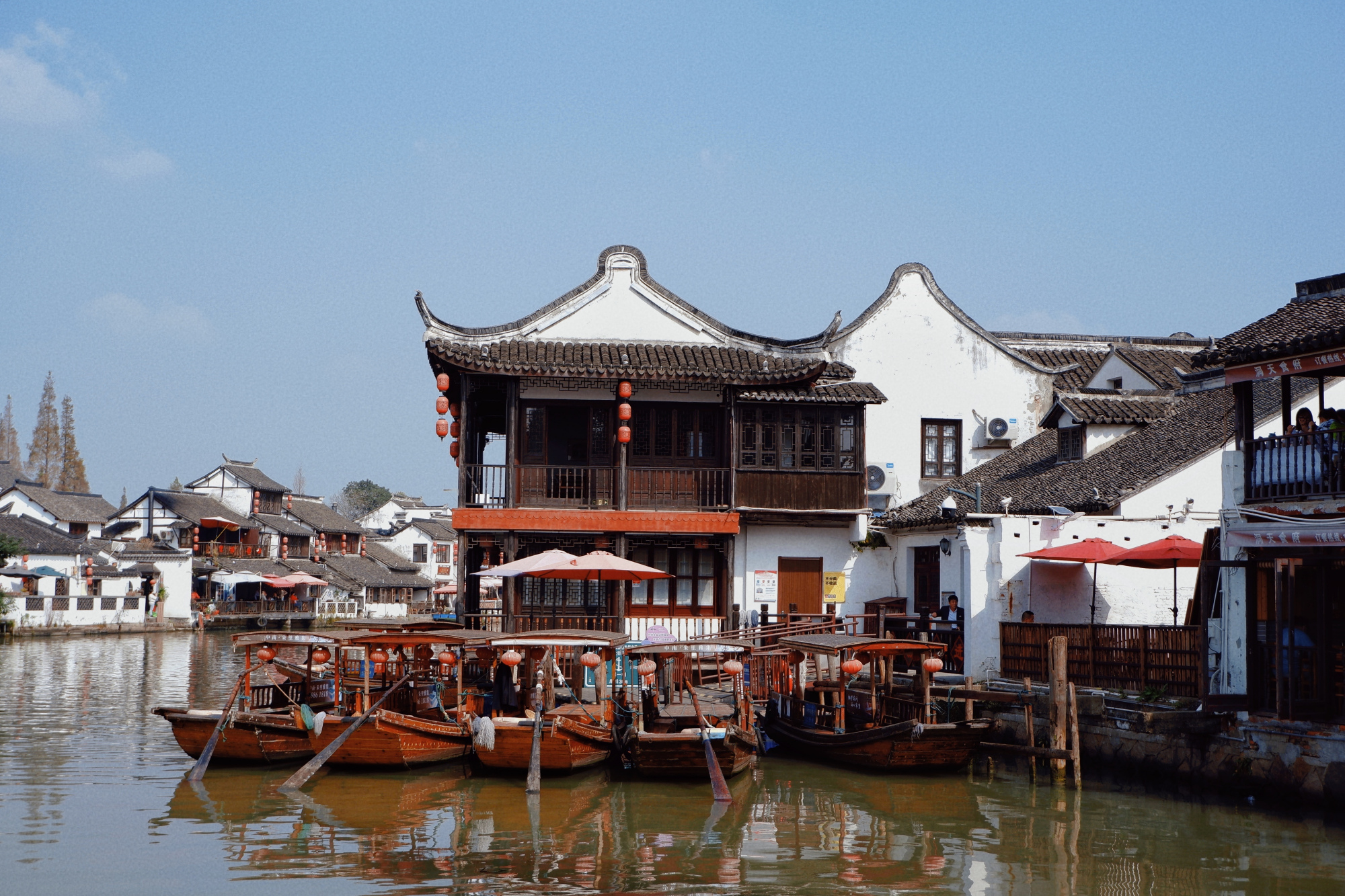 Zhujiajiao water town day trip