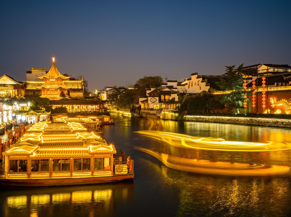 Qinhuai night boat