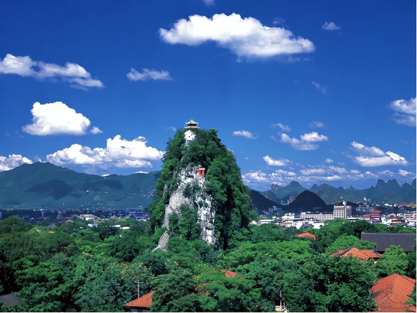 Duxiu Peak rising above the Princes' City