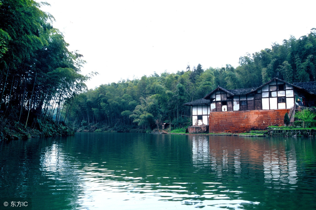 The lakeside villages
